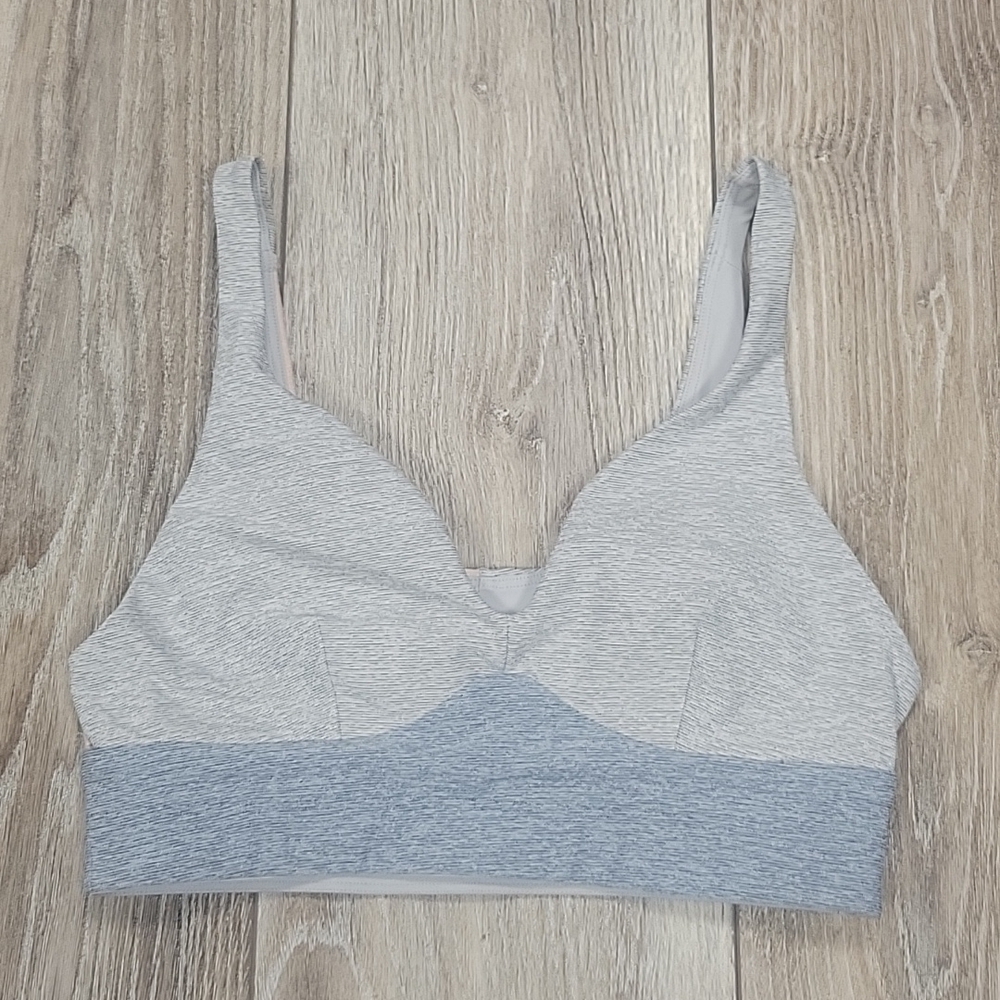 Outdoor Voices Seamless Plunge Sports Bra Size XSmall